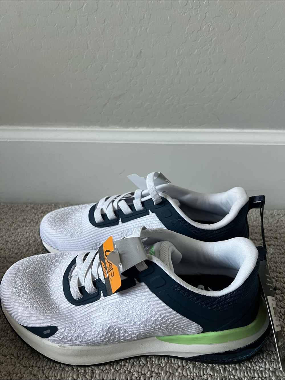 Avia Boys O2 Air Athletic Sneakers size4 NWT $15